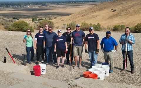 Group Service Volunteers in Habitat